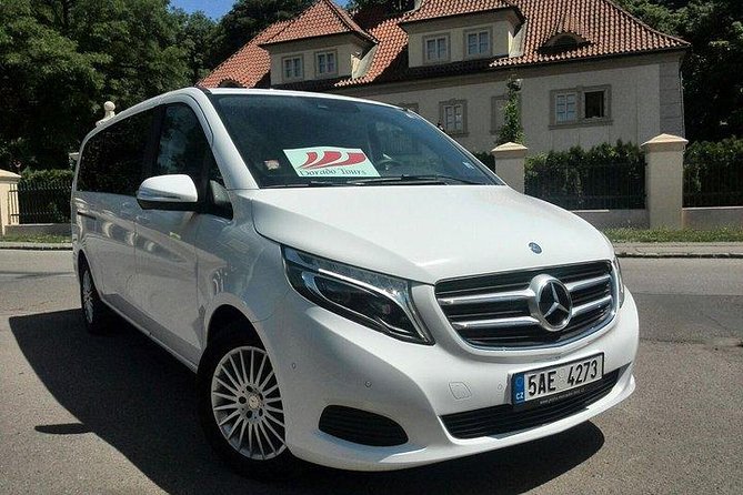 PRAGUE AIRPORT - CITY TRANSFERS in Spanish - Oferta especial de visita a Praga para clientes