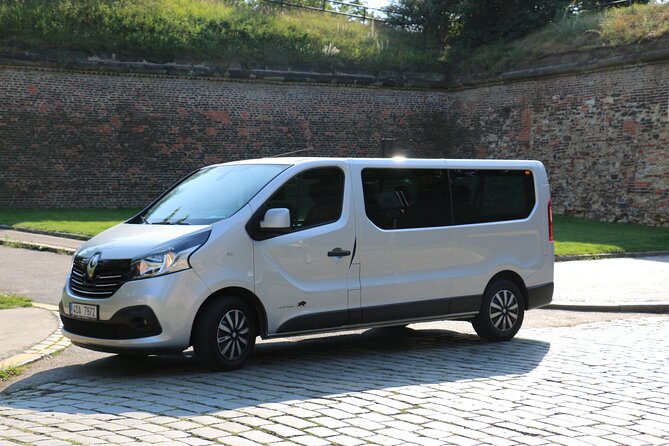 Prague Airport Transfers, Praga Aeropuerto Traslados, ESPAŇOL-ENG - Key Highlights