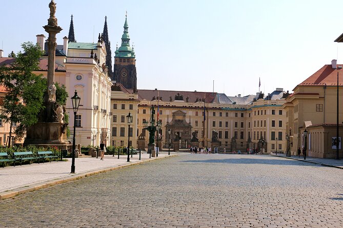 Prague Airport Transfers, Praga Aeropuerto Traslados, ESPAŇOL-ENG - From Prague Airport to Your Hotel, Without the Taxi Puzzle