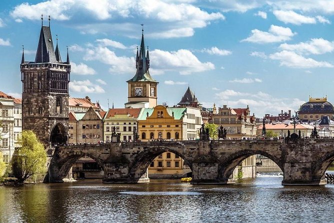Prague Airport Transfers, Praga Aeropuerto Traslados, ESPAŇOL-ENG - Hotel Pickup and Drop-Off, The Small Thing That Saves Big Time