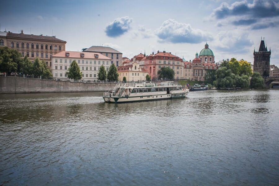 Prague: An unforgettable 2-hour cruise on the Vltava River. - Wildlife and river calm: spotting birds and aquatic life