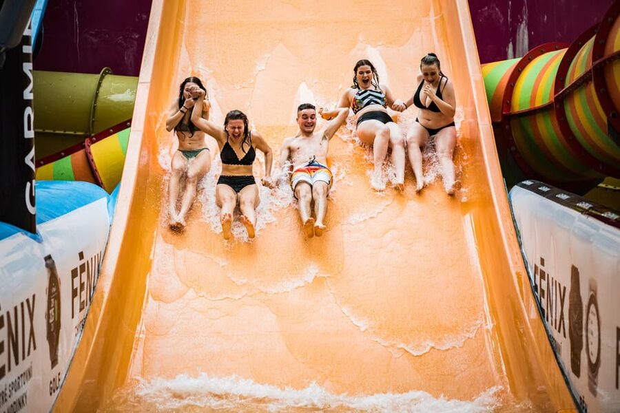 Prague: Aquapalace Indoor/Outdoor Water Park Ticket - Opening hours and planning your time from 10:00 to 20:00