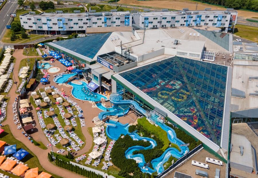Prague: Aquapalace Indoor/Outdoor Water Park Ticket - How the kids pricing works: a big deal for families