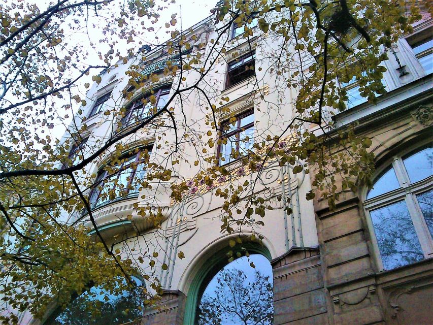 Prague Art Nouveau Tour - Republiky Square, then Wenceslas Square, the smart two-point route