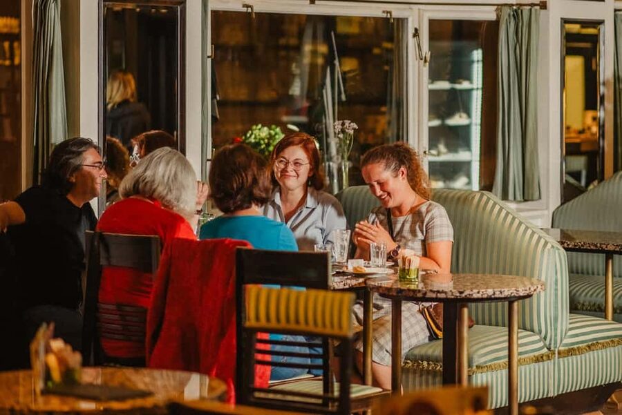 Prague: Award-Winning Old Town Food Tour with Four Drinks - Old Town street food and snacks, plus Czech beer rhythm