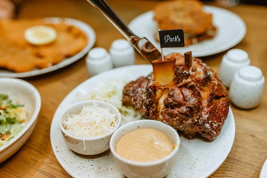 Prague: Award-Winning Old Town Food Tour with Four Drinks - How the tasting walk actually stays fun, not rushed