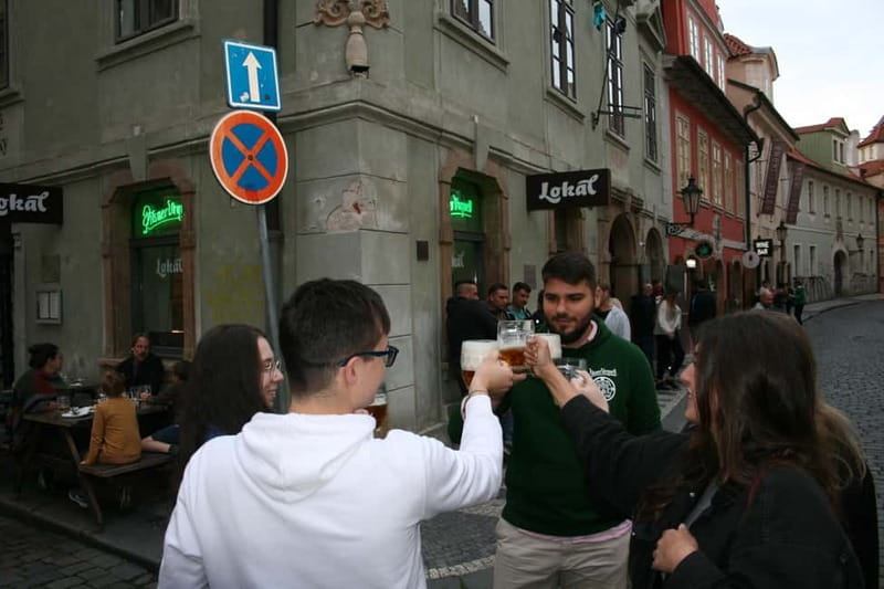 Prague Beer History: Highlights Tour with Tasting - Charles Bridge (25 minutes): photos, pauses, and the beer storyline