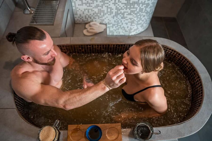 Prague: Beer Spa Experience with Unlimited Beer and Sauna - Unlimited Beer and Complimentary Tastings: How to Enjoy Without Overdoing It