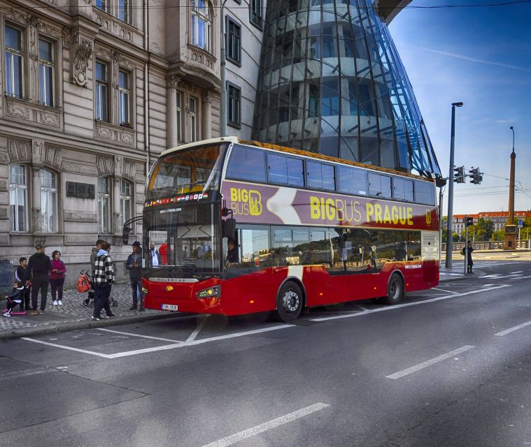 Prague: Big Bus Hop-on Hop-off, Castle Tour and River Cruise - How the Big Bus ticket works on two Prague routes