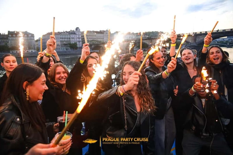 Prague : Boat Party with Afterparty at EPIC - Itinerary Reality: Boarding and Returning to Loď Odra