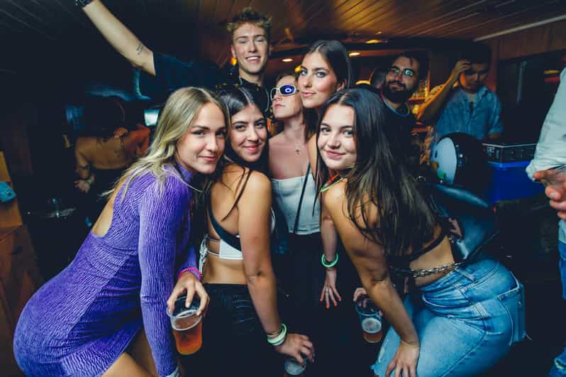 Prague: Boat Party with Unlimited Drinks & After Party Entry - Docking at Prague 1 and rushing into the after-party club