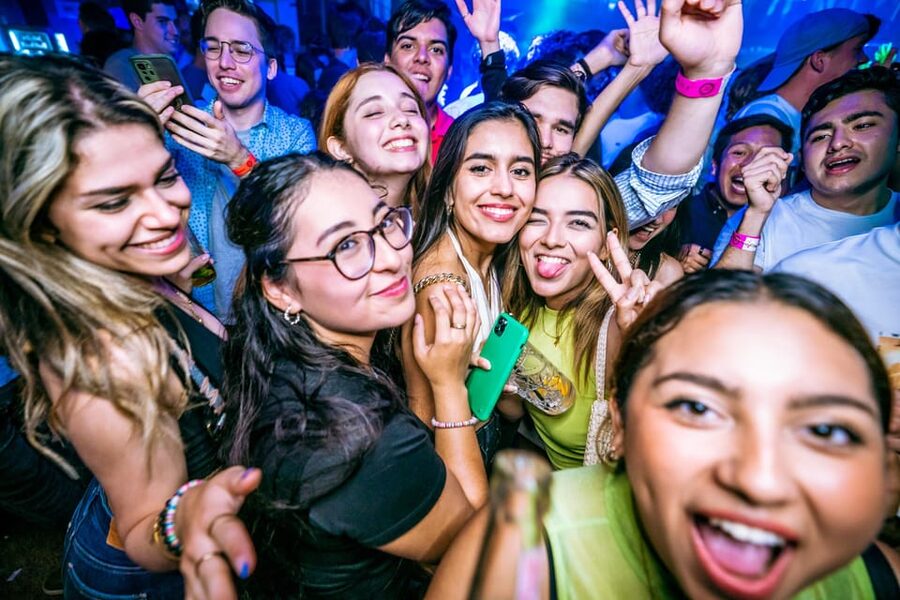Prague: Boat Party with Unlimited Drinks & After Party Entry - Where you start in Prague: docking points and getting oriented fast