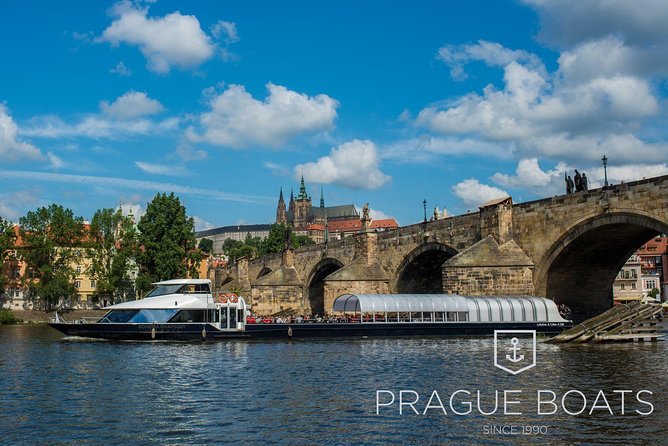 Prague Boats 2-hour Lunch Cruise - Your 12:00 departure: meeting point and how to not lose time