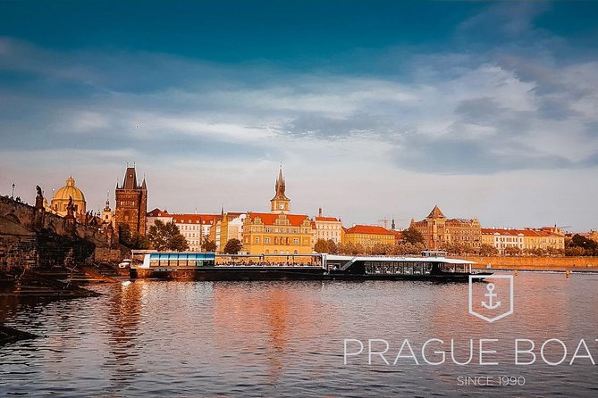 Prague Boats 3-hours Crystal Dinner Cruise - Who this cruise suits best