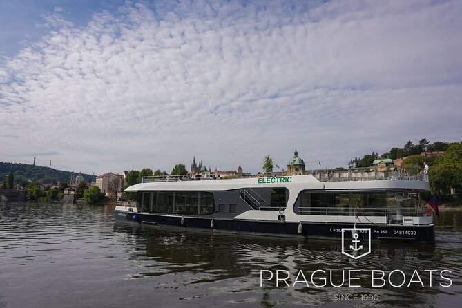 PRAGUE BOATS: 50-Minute Sightseeing Cruise - The Charles Bridge Moment: Where the Cruise Becomes a Photo Stop
