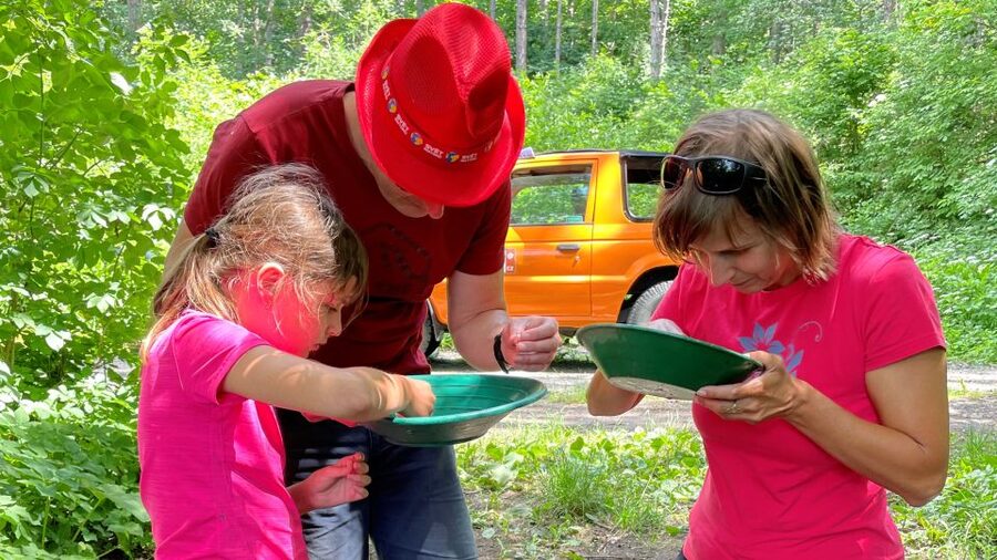 Prague: Bohemian Uplands Garnet Panning&Animal Farm 4WD Tour - Price and value: what you really get for about $283
