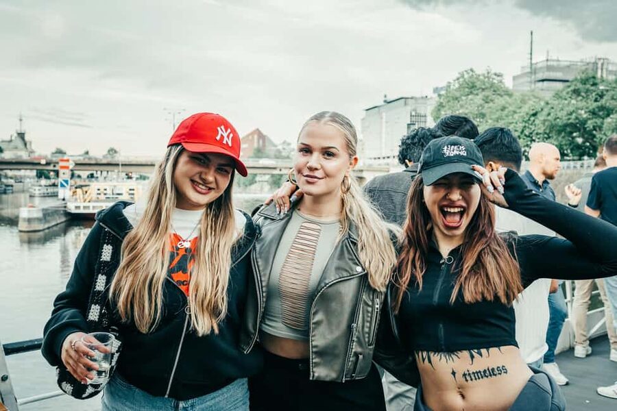 Prague: Booze Cruise with Open Bar and Duplex Entry - Why This Sunset Cruise to DUPLEX Works for a One-Night Prague Plan