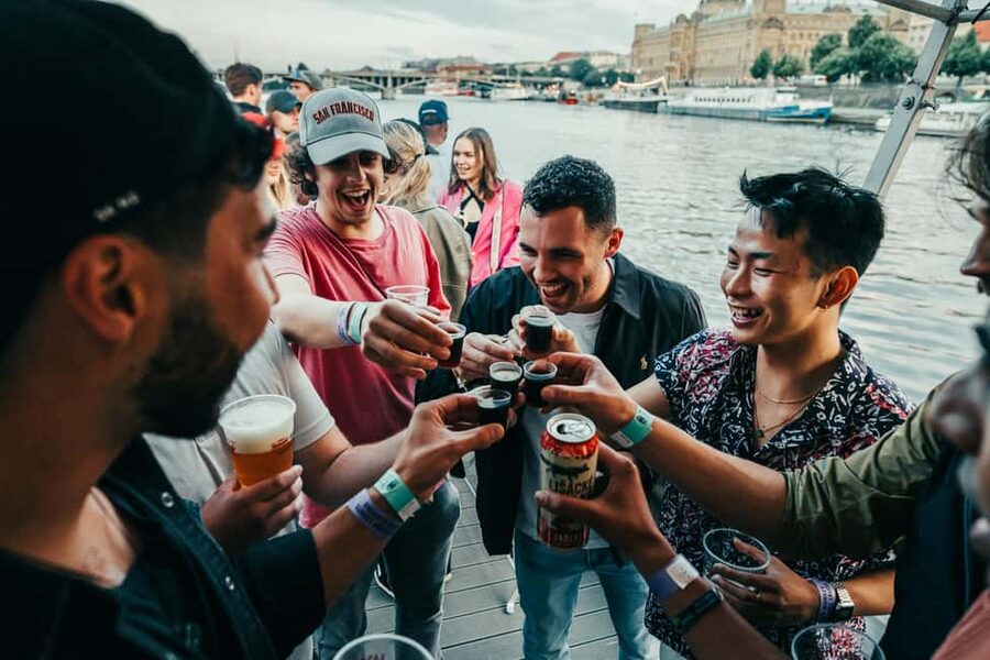 Prague: Booze Cruise with Open Bar and Duplex Entry - The 2-Hour Cruise: Live DJ Energy Plus Unlimited Drinks