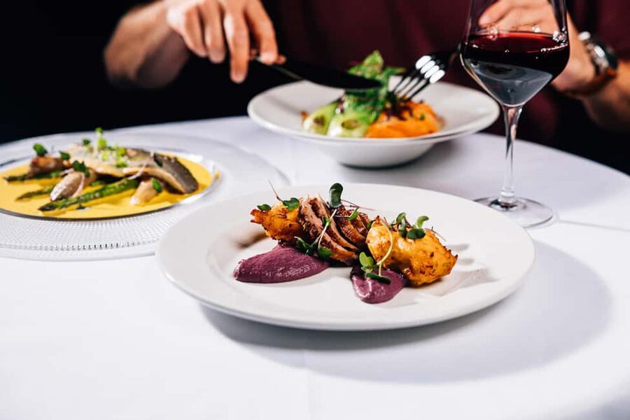 Prague:Breathtaking Cabaret Show with 4-Course Dinner Option - Drinks, Atmosphere, and Why Location Matters in Prague