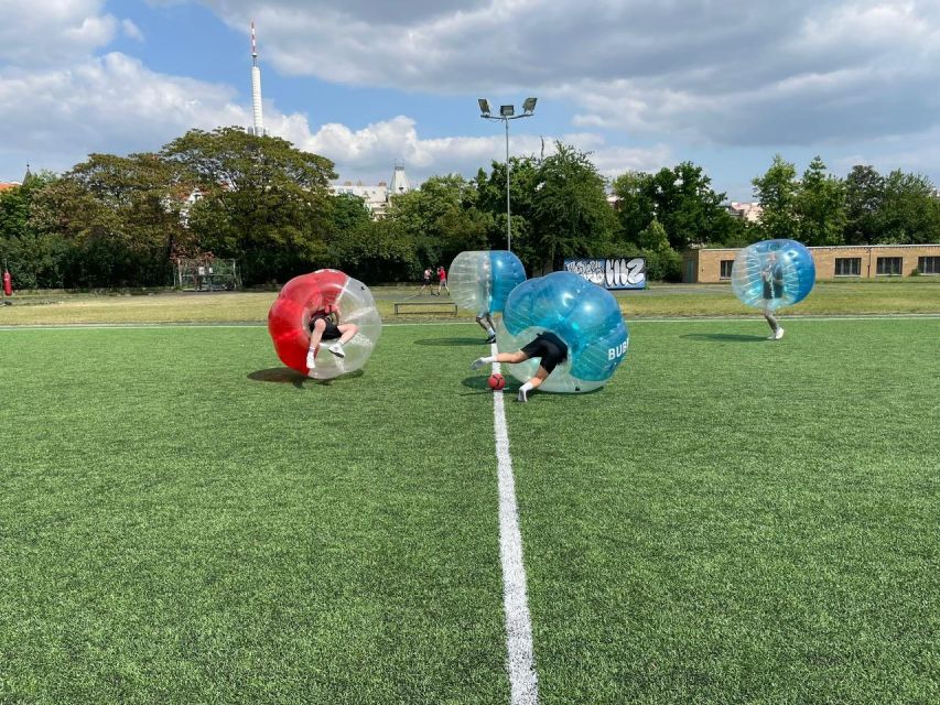 Prague: Bubbles football - Zorb Football in centrum - Changing room setup and pre-game rules that actually matter