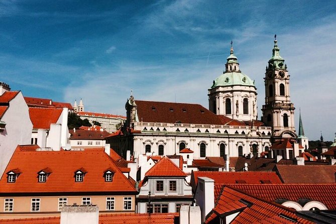 Prague: Bus Tour, Walking Tour, River Cruise and Lunch - A day that strings Prague’s highlights together