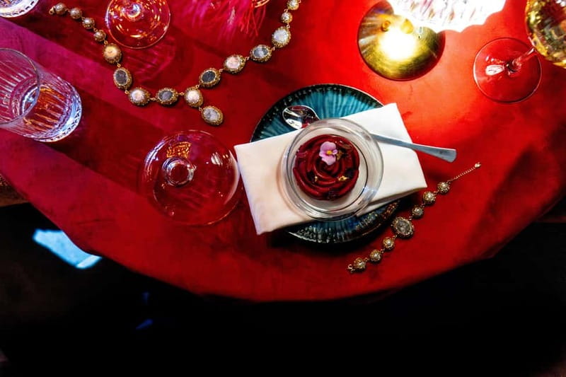 Prague: Cabaret Show at Medusa - Nightlife Prague - Price and value: is $34 for Medusa a fair deal?
