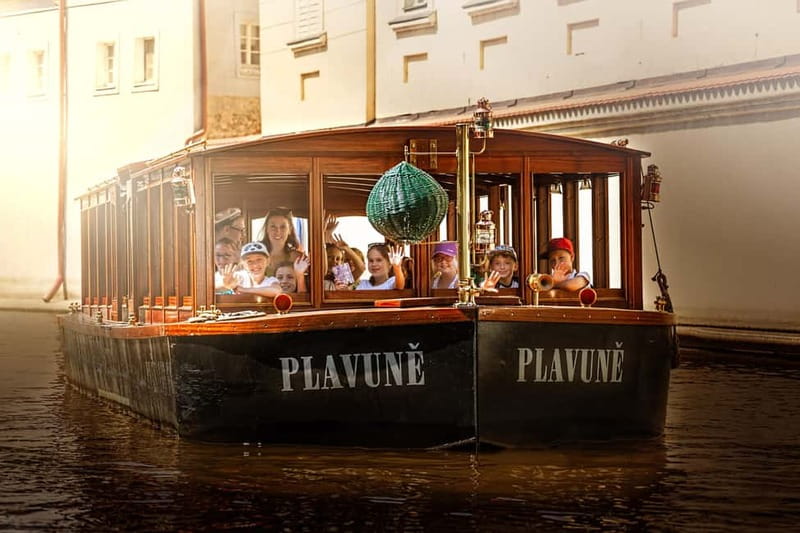Prague: Canal Cruise Around Charles Bridge - Getting Oriented at Charles Bridge Museum