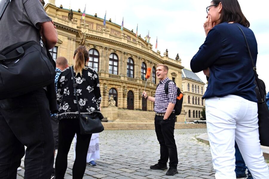 Prague: Castle and Jewish Quarter Tour with Cruise and Lunch - Tram to Prague Castle: a leg-saving move with a view payoff