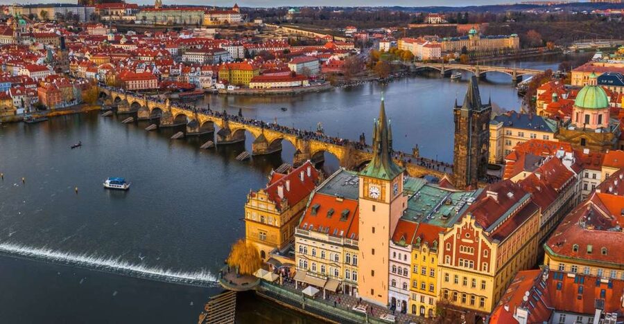 Prague: Castle and Jewish Quarter Tour with Cruise and Lunch - Pacing, comfort, and how to get the most from the day