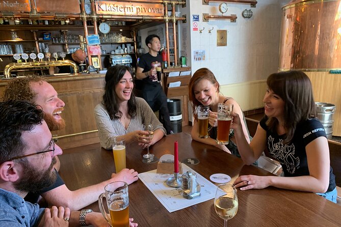 Prague Castle and Pubs Tour with Drinks Included - Starting at Malostranské náměstí: meeting the guide and setting the pace