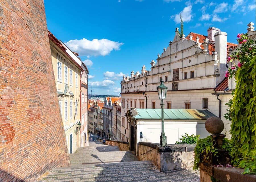Prague: Castle Circuit Entry Tickets with Audio Guide - Golden Lane: colorful houses and the story of craftsmen