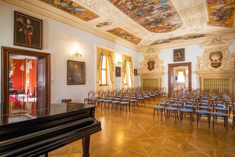 Prague Castle: Midday Classical Concert at Lobkowicz Palace - The 1-Hour Program: From Baroque Masters to Czech Romantic Favorites
