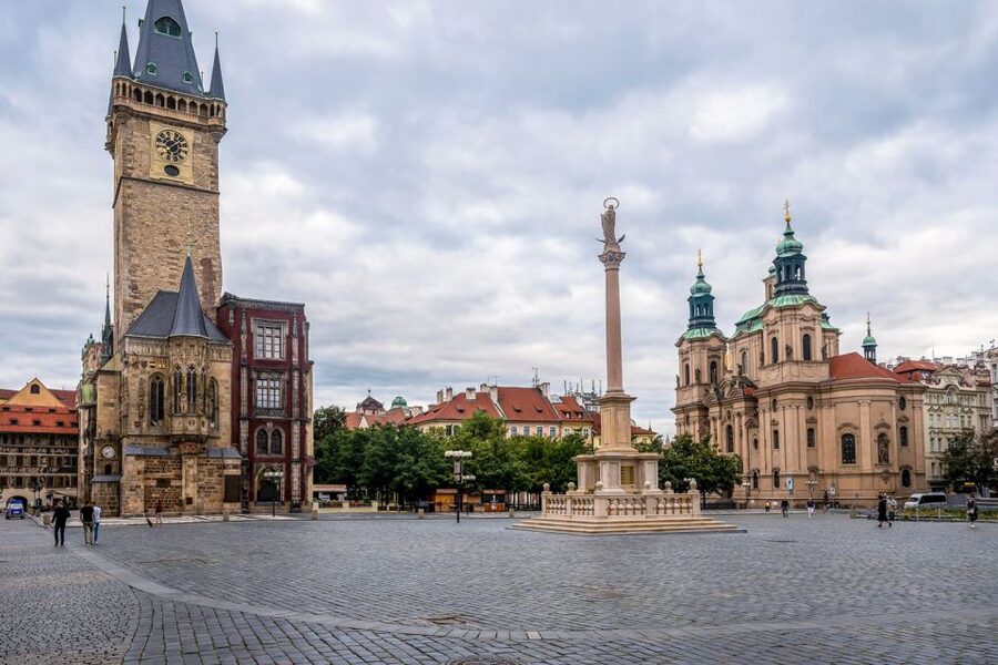 Prague: Castle, National Museum & Town Hall Tickets & Audio - Prague Castle without chaos: Circuit B at your pace