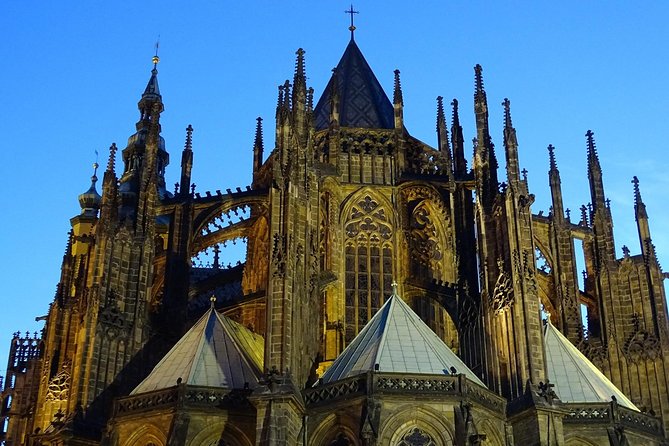 Prague Castle: Private fairytale walking tour - Private pace inside a huge UNESCO site