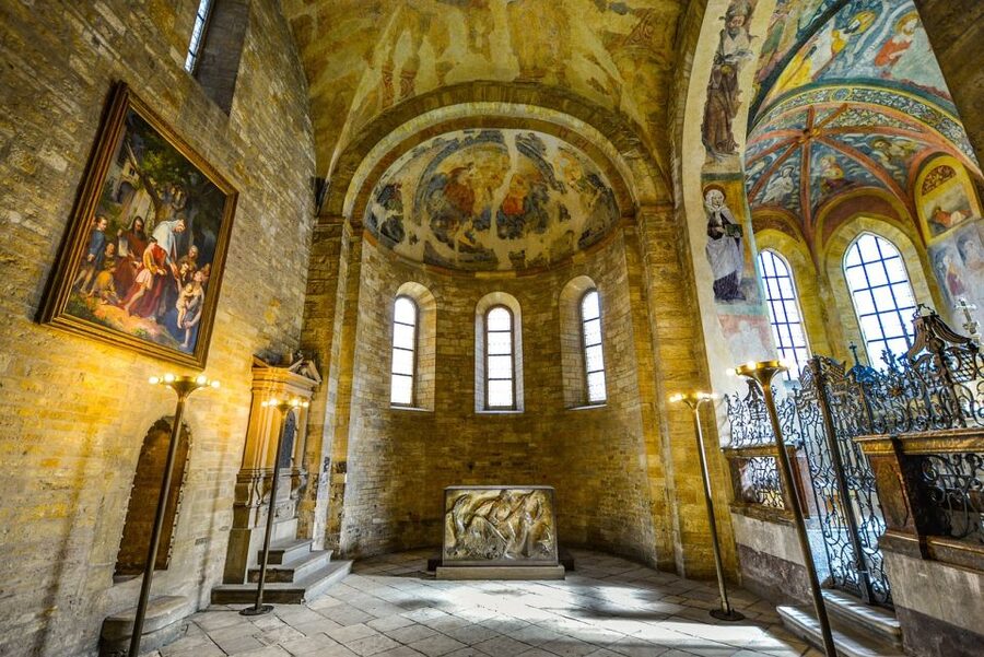 Prague Castle Tour With Tickets - St. Vitus Cathedral: the cathedral that sets the tone