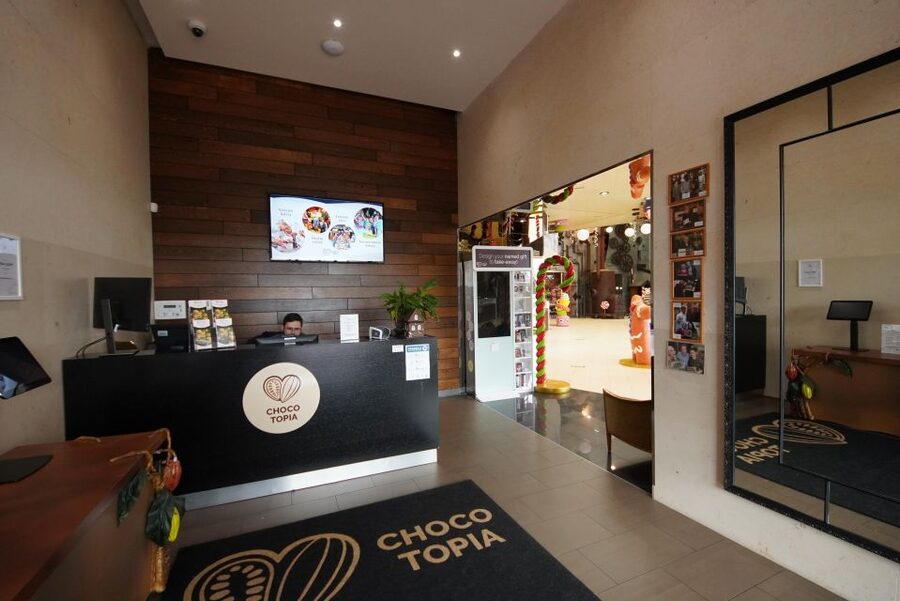 Prague: Chocotopia Chocolate Factory Tour Ticket + Workshop - Getting to Chocotopia in Průhonice, Not the Historic Center