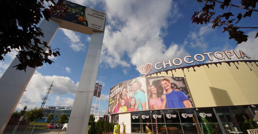 Prague: Chocotopia Chocolate Factory Tour Ticket + Workshop - Mexican Cacao Plantation Moment, Parrots, and Your First Tasting