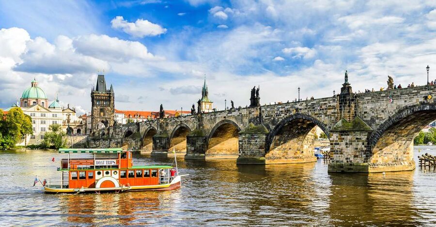 Prague: City Highlights Private Walking Tour - Josefov and the Prague Jewish Quarter, synagogues and cemetery without interiors