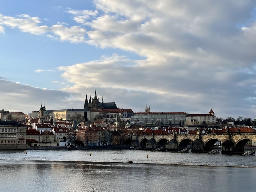 Prague: City Tour - Getting picked up in Prague without losing time