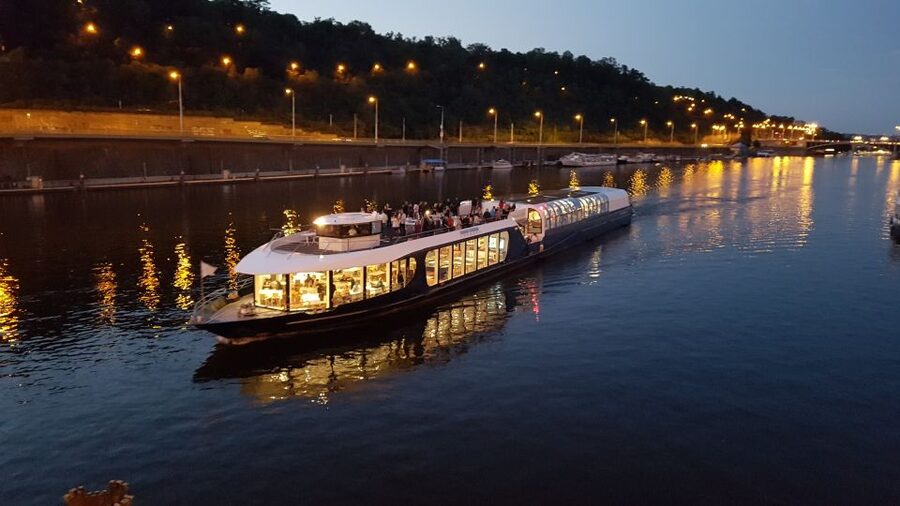 Prague: City Tour and Dinner Cruise with Hotel Pickup - Key things I’d circle on your Prague night plan