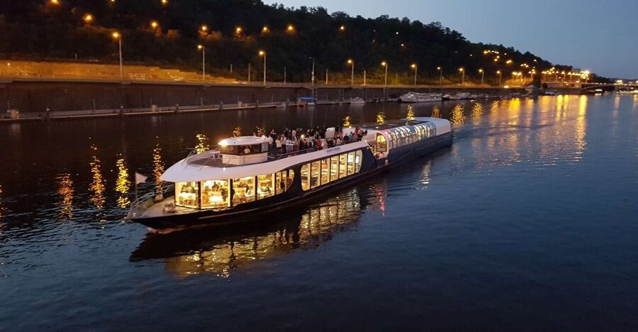 Prague: City Tour and Dinner Cruise with Hotel Pickup - Pace, comfort, and the small timing quirks that matter