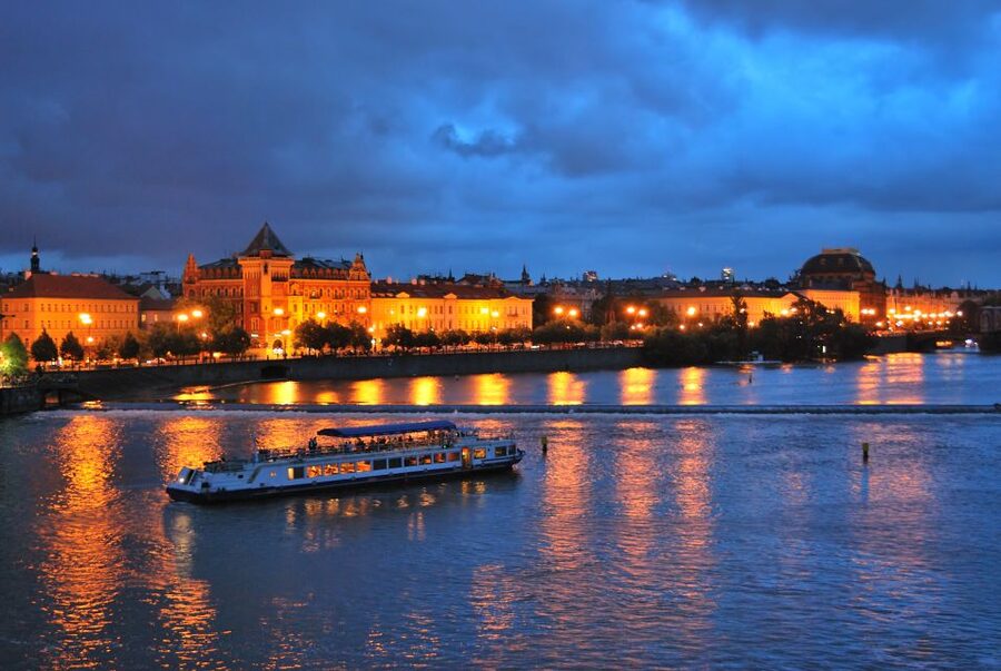 Prague: City Tour and Dinner Cruise with Hotel Pickup - Republic Square, Municipal House, and the fortifications you miss if you only walk