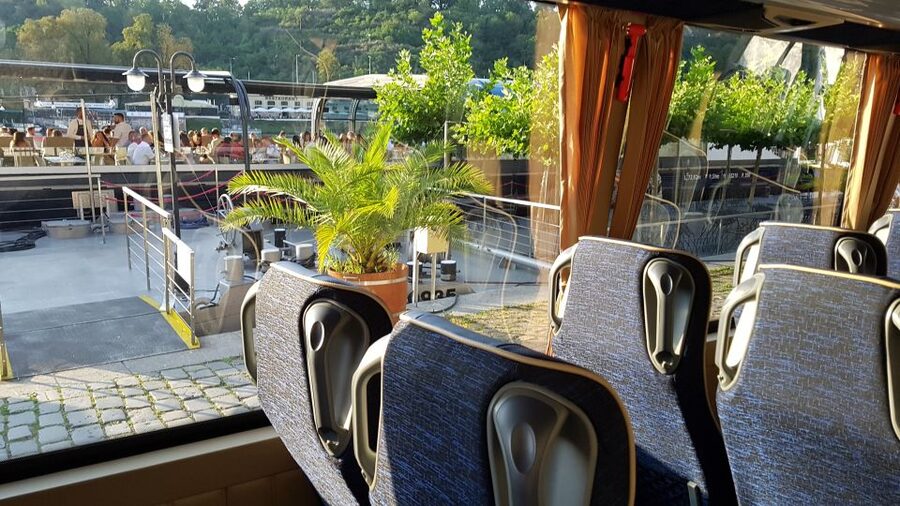 Prague: City Tour and Dinner Cruise with Hotel Pickup - The cruise sights, Prague Castle to Charles Bridge and beyond the center