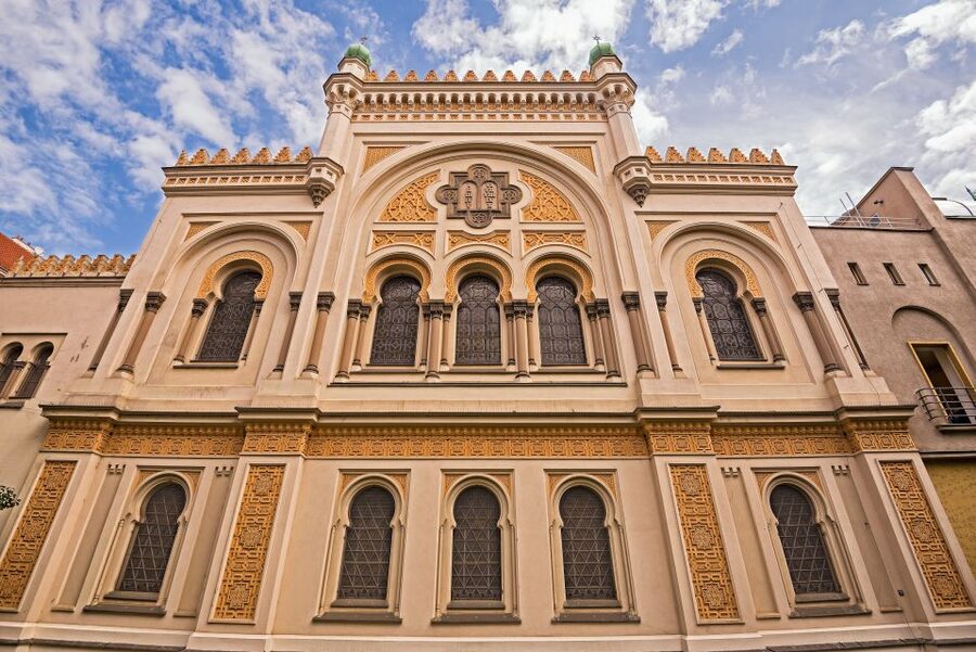 Prague: Classical Concert in the Spanish Synagogue - Inside the hall: arriving, seating, and listening etiquette
