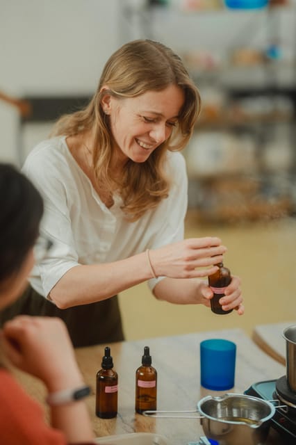 Prague: Coconut Candle Workshop - What the 2-hour session feels like