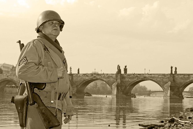 Prague Communism and World War II Walking Tour - The Old Town Bridge Tower moment: Prague Castle as a political stage