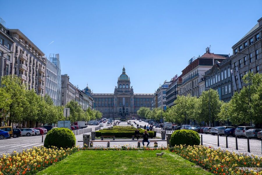 Prague Complete Tour in Spanish & Lunch, Tickets - Old Town Square, Astronomical Clock, and the streets that set the tone