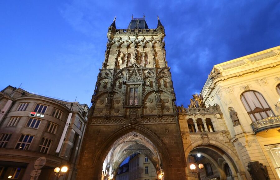 Prague Complete Tour in Spanish & Lunch, Tickets - Prague Castle entrance fees included, cathedral and royal spaces too