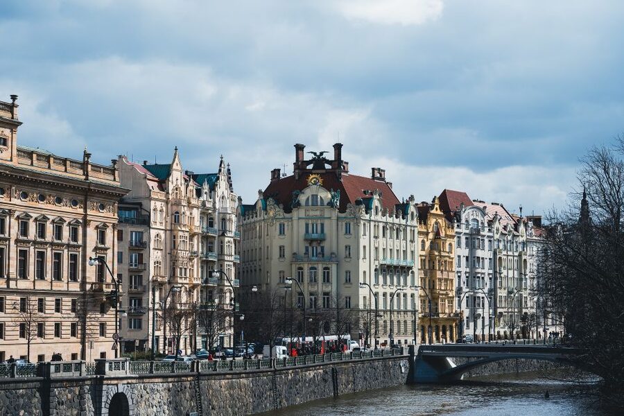 Prague Complete Tour in Spanish & Lunch, Tickets - Lesser Town pause at Malostranske Square