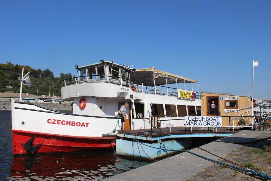 Prague Cruise: 1-Hour on the River Vltava - On board vibe: relaxed pace, helpful crew, and what costs extra